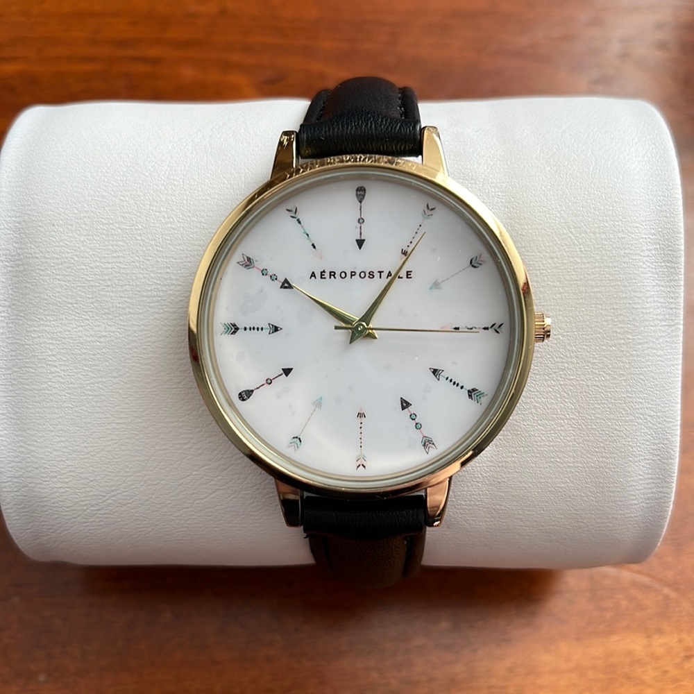 Aeropostale, black watch. Arrow design.